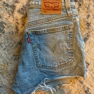 Levi 501 high rise shorts size 26